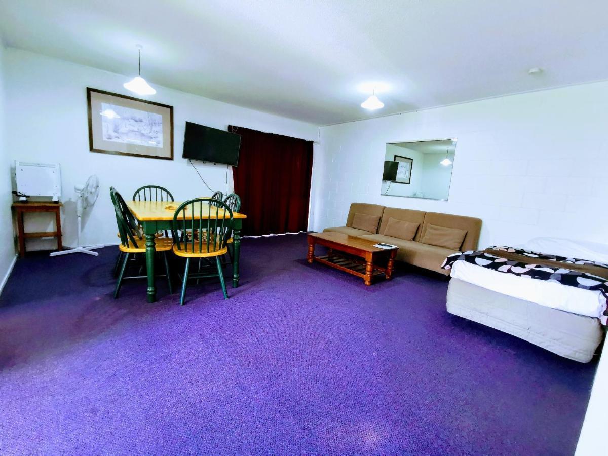 Gibson Court Motel Роторуа Экстерьер фото