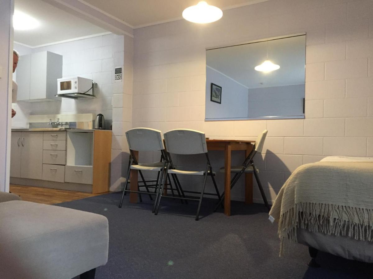 Gibson Court Motel Роторуа Экстерьер фото